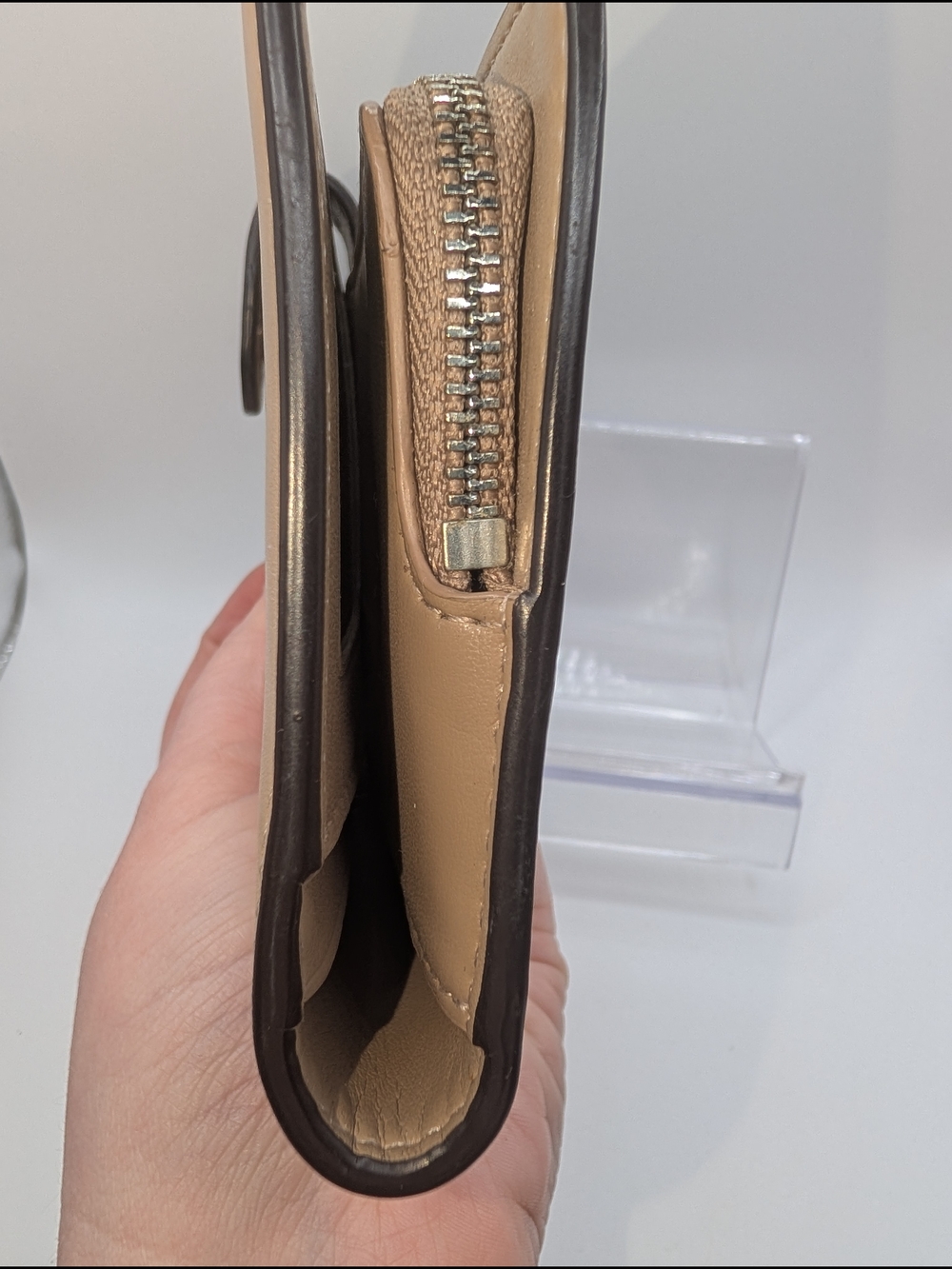 Coach Essiential Slim Leather Wallet - Picture 6 of 9